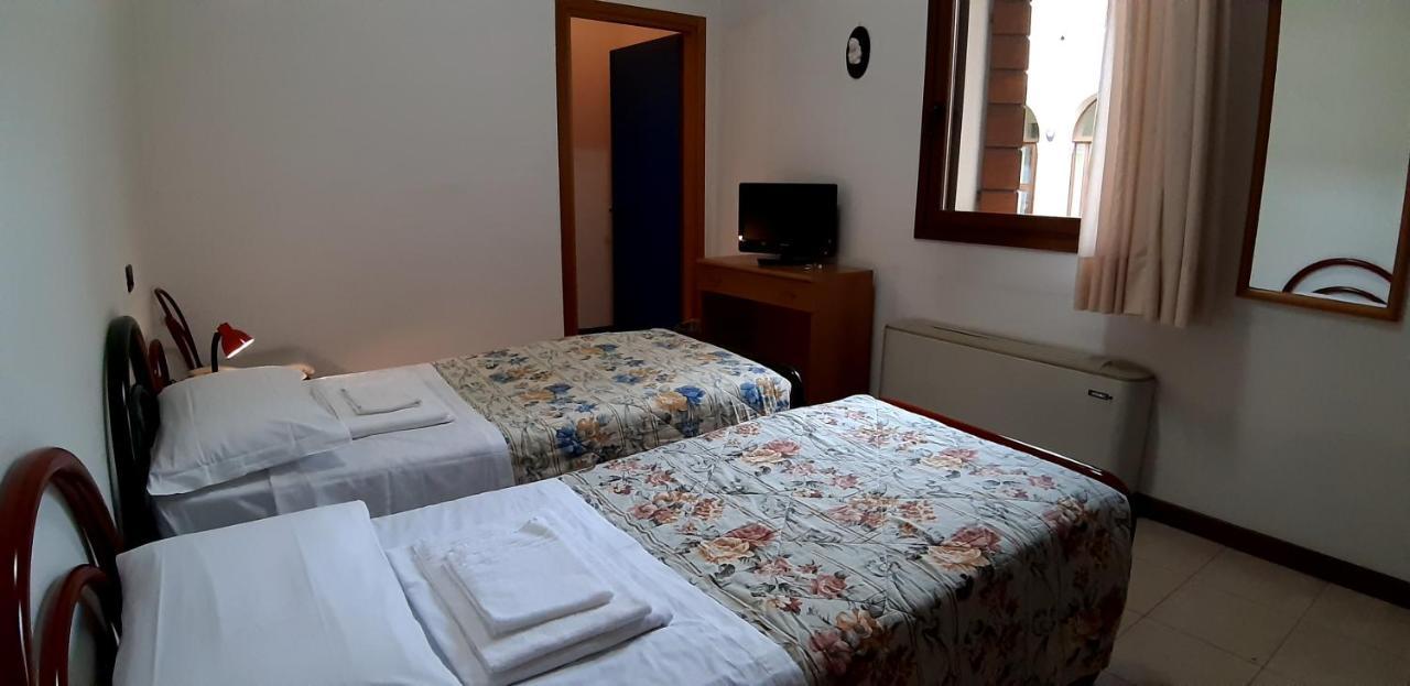 Casa Santa Caterina E Sant Antonio Hotel Padova Eksteriør billede