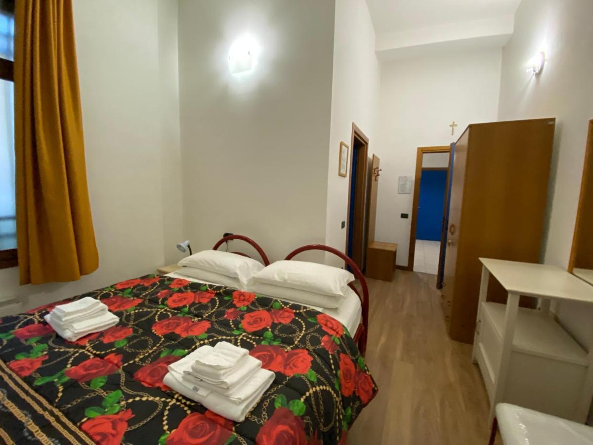 Casa Santa Caterina E Sant Antonio Hotel Padova Eksteriør billede
