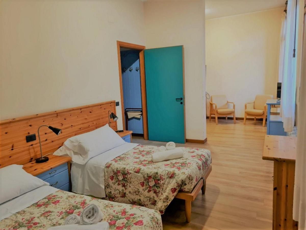 Casa Santa Caterina E Sant Antonio Hotel Padova Eksteriør billede